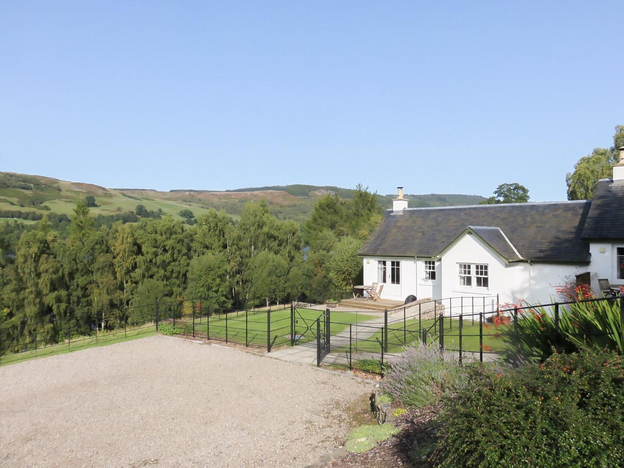 Foss Tummel Cottage מראה חיצוני תמונה