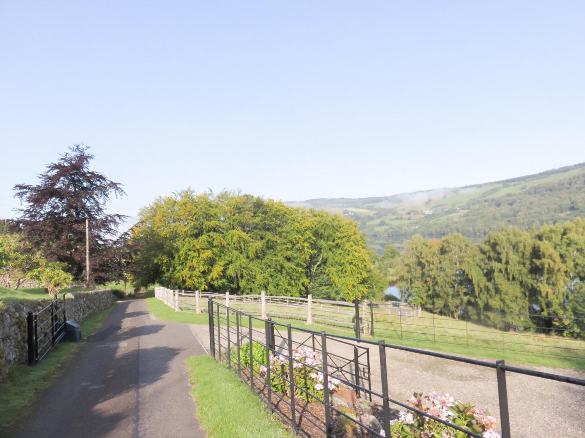 Foss Tummel Cottage מראה חיצוני תמונה