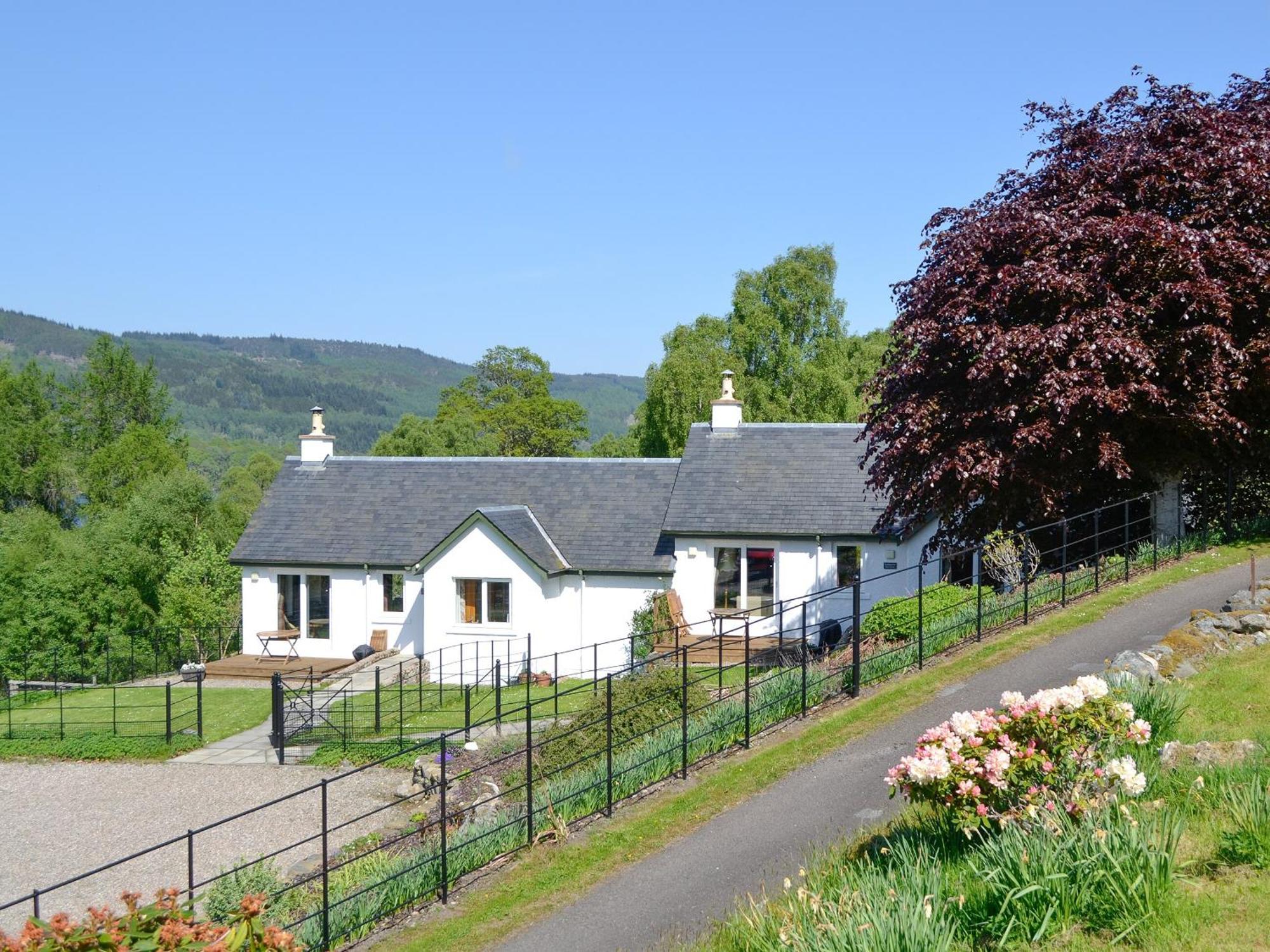 Foss Tummel Cottage מראה חיצוני תמונה